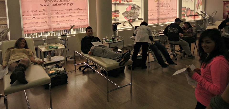 Ο Εκπαιδευτικός Όμιλος ΞΥΝΗ …δίνει το αίμα του Ετήσια Ημέρα Αιμοδοσίας Ε.Ο. ΞΥΝΗ Μακεδονίας