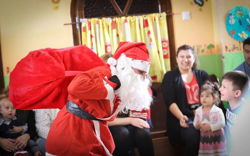 Χριστουγεννιάτικες θεατρικές παραστάσεις του πρότυπου παιδικού σταθμού & νηπιαγωγείου « Ο Μικρός Μαέστρος» στο Ωραιόκαστρο Θεσσαλονίκης