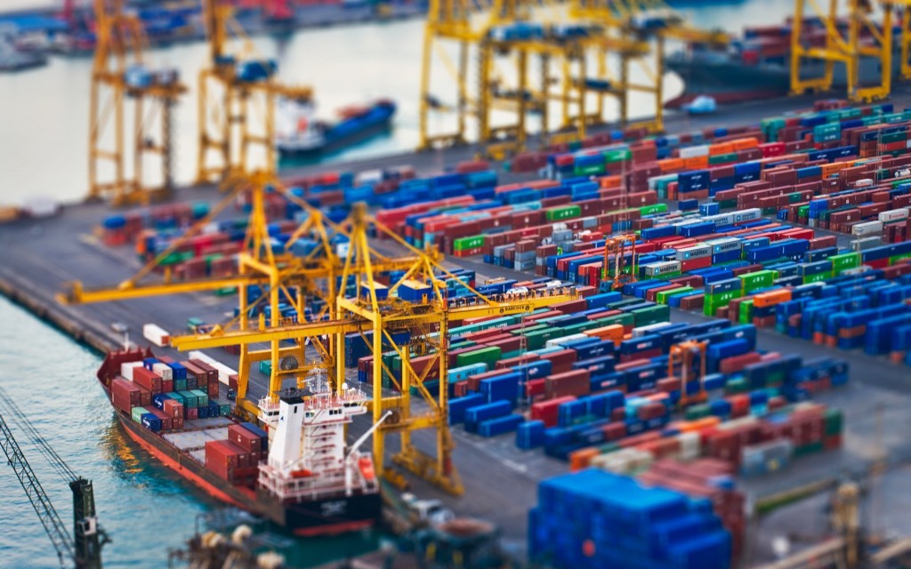 shipping-containers-ships-tilt-shift-vehicles-768650-1920x1200